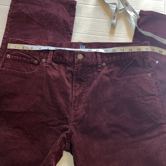 New-gap-34×32-straight chords with gap flex. Burgundy red-smooth corduroy denim. - Picture 12 of 16